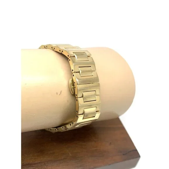 Movado Women's Watch 3600498 Bold Gold Dial Swiss Quartz Steel Band 34mm